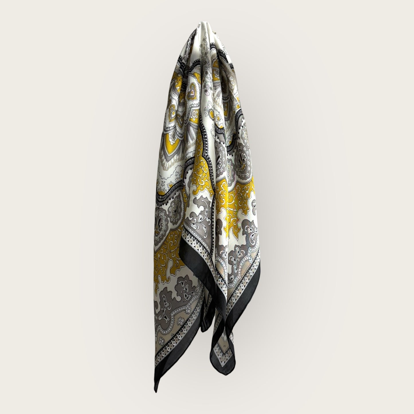 Foulard touche de jaune - Sac Kado